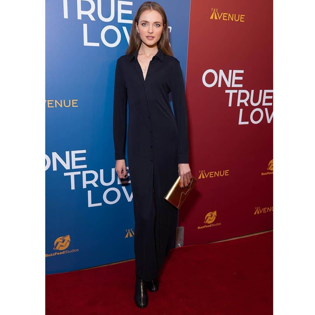 ヴラダ・ロスリャコヴァのインスタグラム：「Oh wow. I wasn’t able to hold my tears, and heard people in the audience not holding back neither.  Such a beautiful independent movie about love.  Highly recommending @onetruelovesmovie  Let’s show some appreciation to all the people who created it and watch it in Select Theaters April 7 and On Digital April 14」