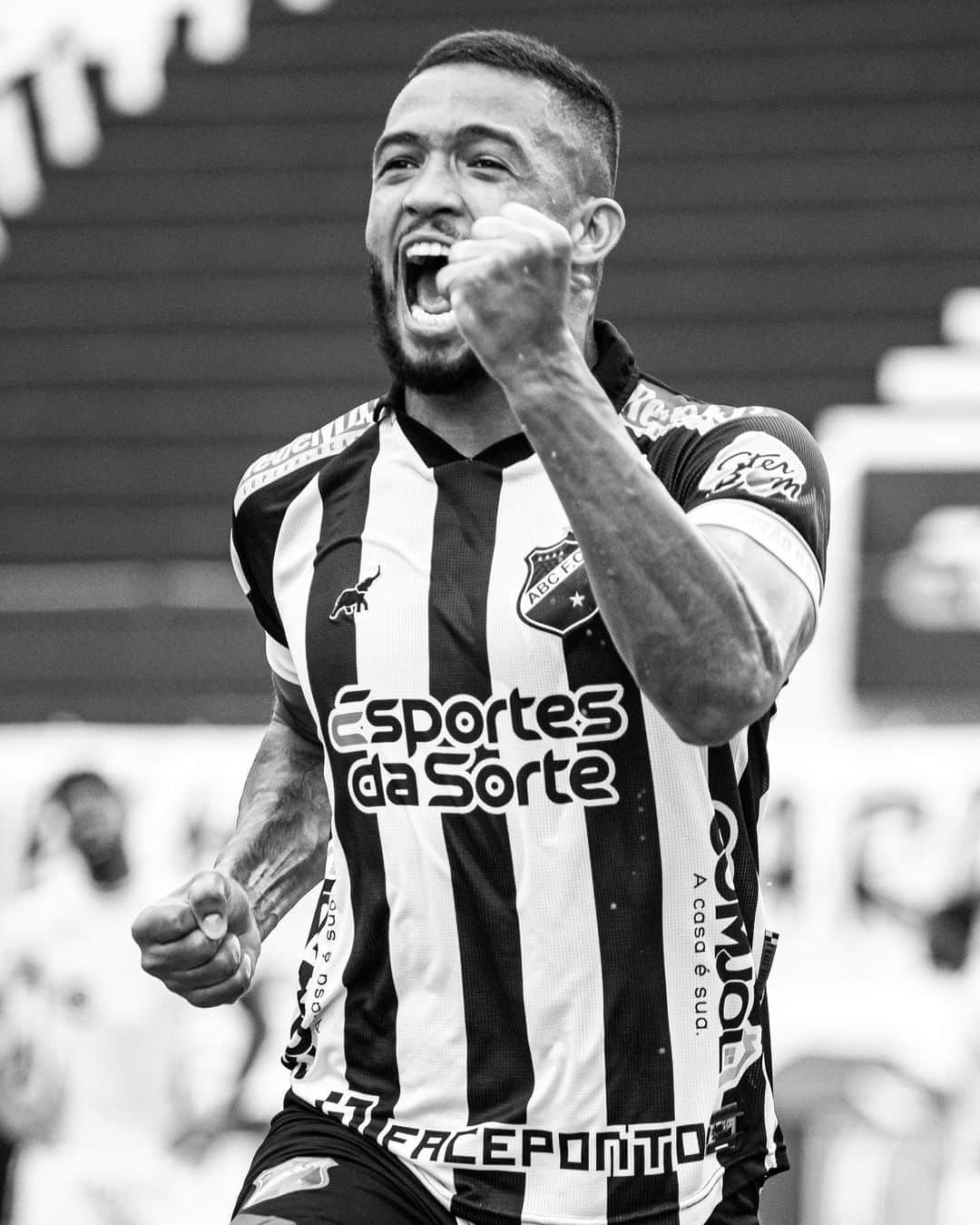 フェリペ・ガルシアのインスタグラム：「⚫️⚪️💪🏽🤫🧠」