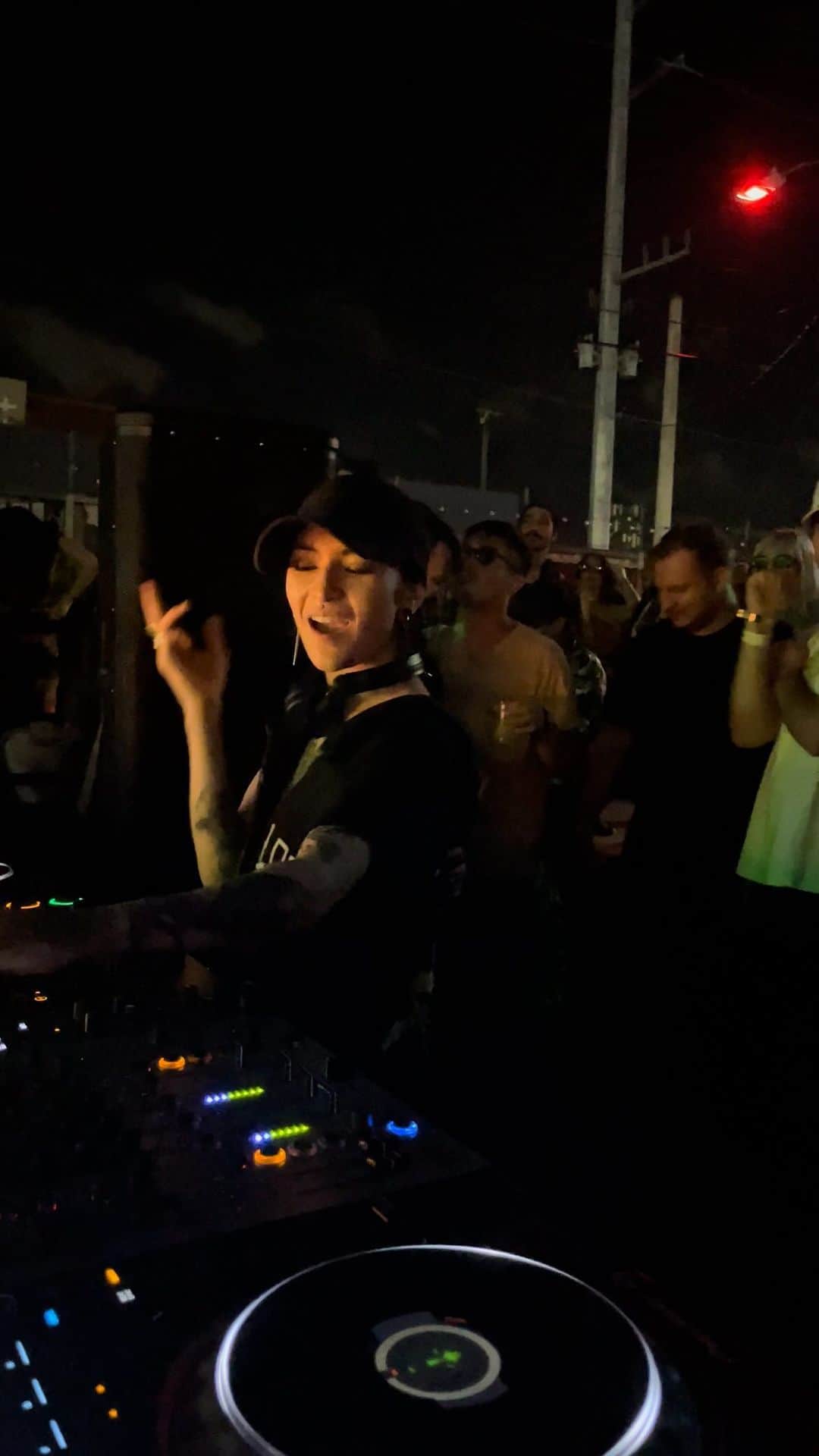 マヤ・ジェーン・コールスのインスタグラム：「MIAMI MUSIC WEEK 2023 🥹❤️‍🔥🌴💥 such incredible energy! had the best time playing at @ultra @resistance @inthemood @he.she.they and was so happy to see so many familiar faces, catching up with old and new friends. Now a few days to recover and get back to cooking up some new music ☺️ 🎶」
