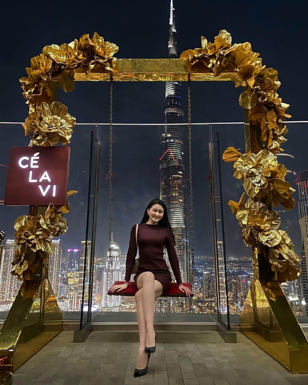 岩波彩華のインスタグラム：「CÉ LA VI Dubai✨夜景綺麗すぎた~💎  #dubai #celavi」