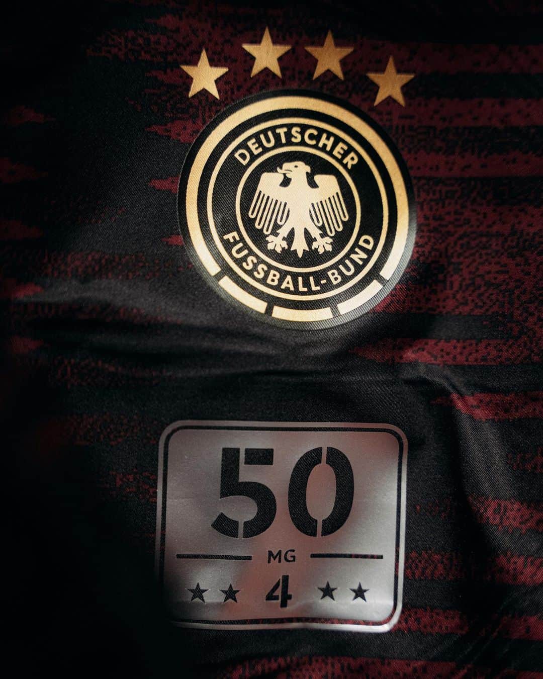 のインスタグラム：「Leider nicht das passende Ergebnis zum Jubiläum, trotzdem unglaublich stolz über 50 Länderspiele für Deutschland. Weiter geht‘s 💪🏼🇩🇪 #team @dfb_team」