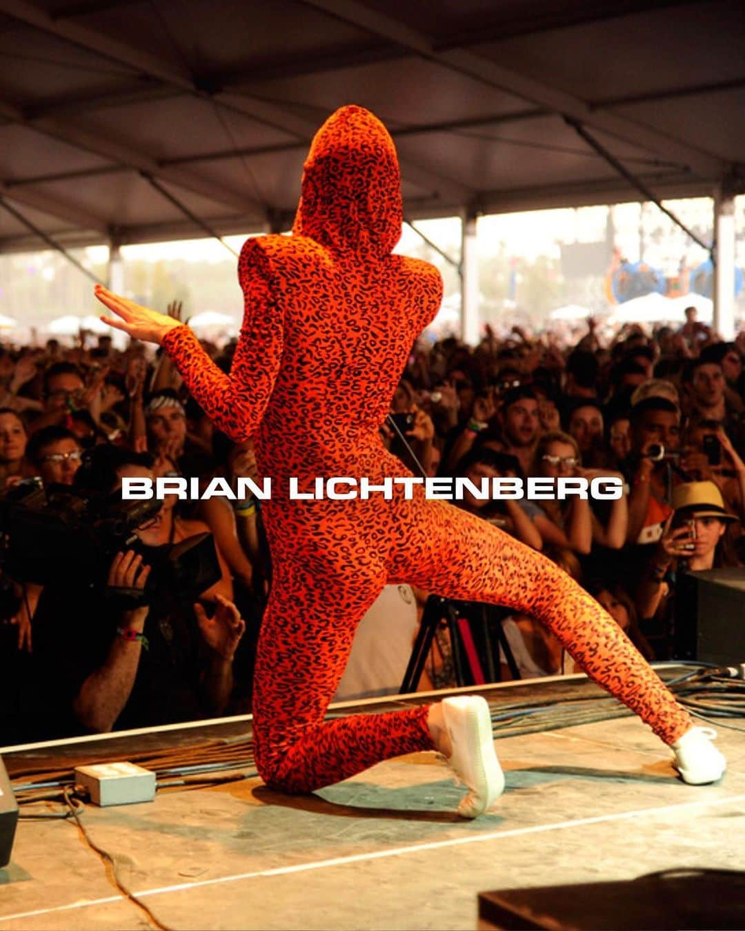 ブライアン・リッテンバーグのインスタグラム：「COUNTDOWN TO COACHELLAⒷ  YELLE PERFORMING AT COACHELLA IN A CUSTOM BL HOODED CATSUIT   #BRIANLICHTENBERG」