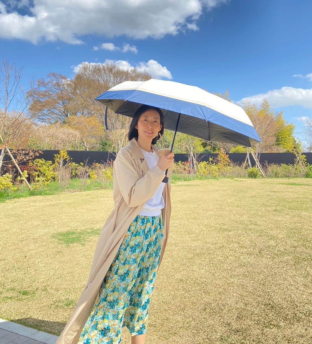 木村多江さんのインスタグラム写真 - (木村多江Instagram)「東京は 雨が続いてたけど  やっと良いお天気。  少し暖かくて  太陽 ありがたき〜  そんなささいなことに ありがとー、って 言いながら  幸せのハードル 下げて  今日も 過ごしましょ🌸」3月29日 13時19分 - taekimura_official