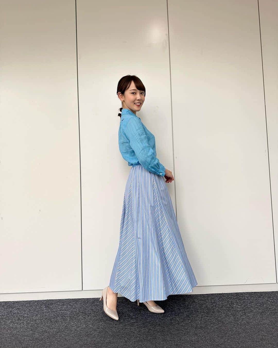 森千晴さんのインスタグラム写真 - (森千晴Instagram)「綺麗な青の衣装でした☺️  0329(水) ボトムス　@aries_official_acct アクセサリー　@queen.lupis」3月29日 8時44分 - mori.chiharu