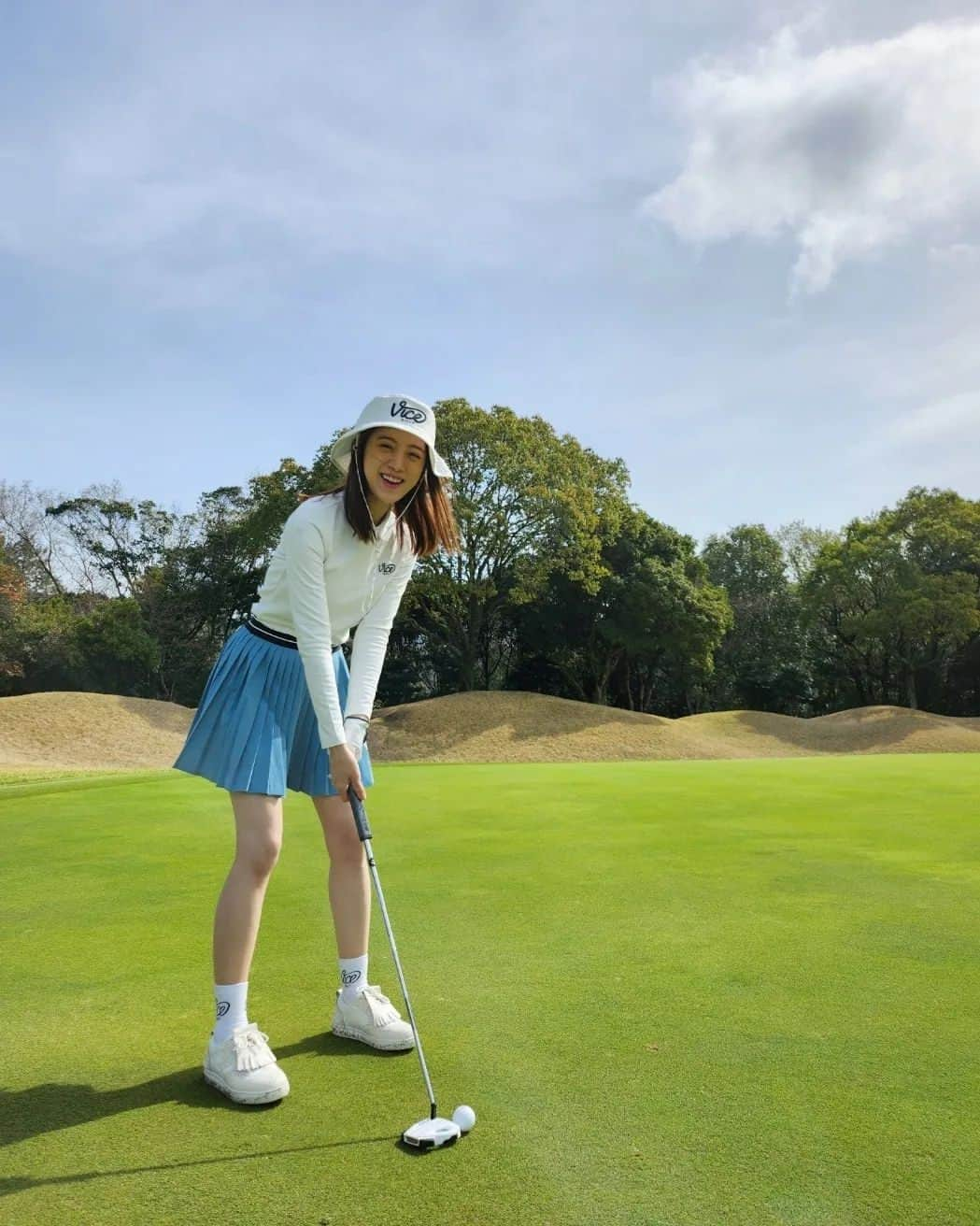 ヘリム さんのインスタグラム写真 - (ヘリム Instagram)「마지막에 field hockey 아니고 golf putter입니다😆  ⛳️   #골린이지만괜찮아 #바이스골프 #golf」3月29日 8時53分 - wg_lim