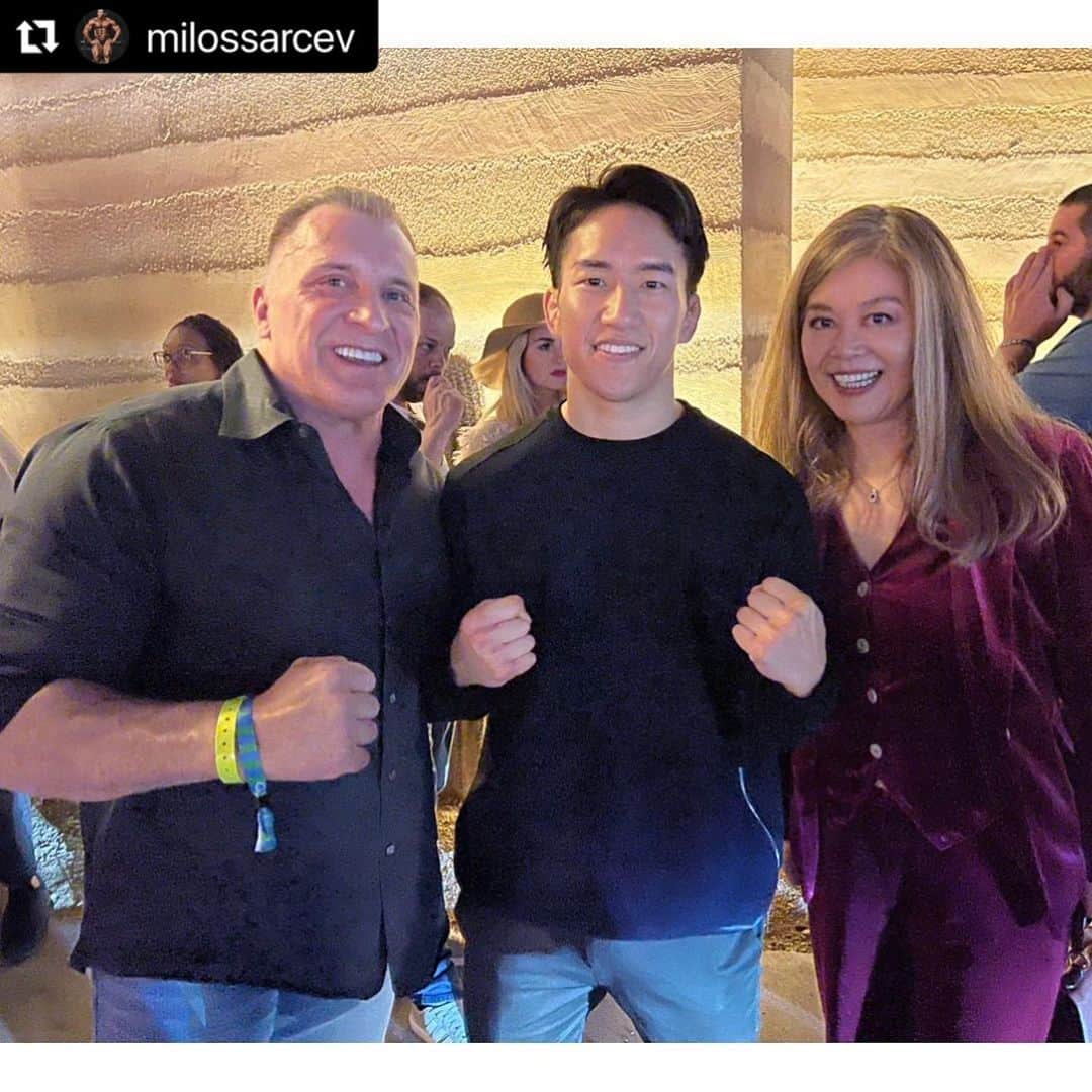鈴木弘子のインスタグラム：「#Repost @milossarcev with @use.repost ・・・ @kai_asakura_ Japanese MMA Superstar, supporting @merab.dvalishvili in his last fight against Petr Yan. 💪🏻 🇯🇵❤️」