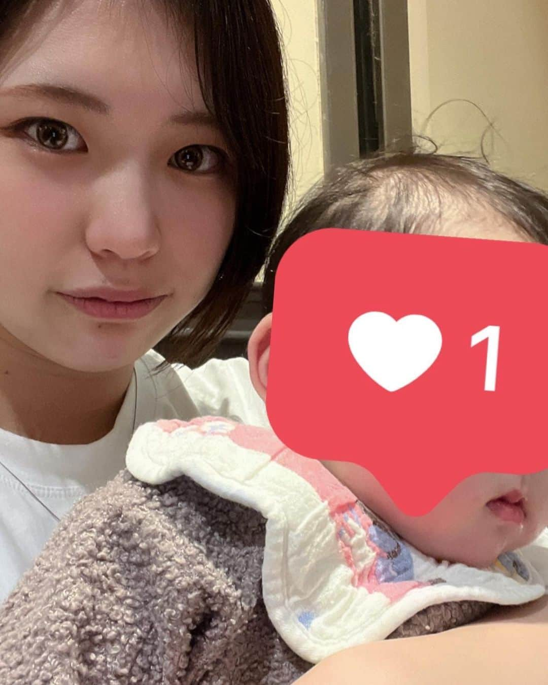 高杉麻里さんのインスタグラム写真 - (高杉麻里Instagram)「昨日は友達とランチしてきた🥰  ベビがひたすら目の前に座る友達の顔をガン見してこっちみてくれなかった自撮り😌😌」3月29日 9時12分 - leala.mari20.622