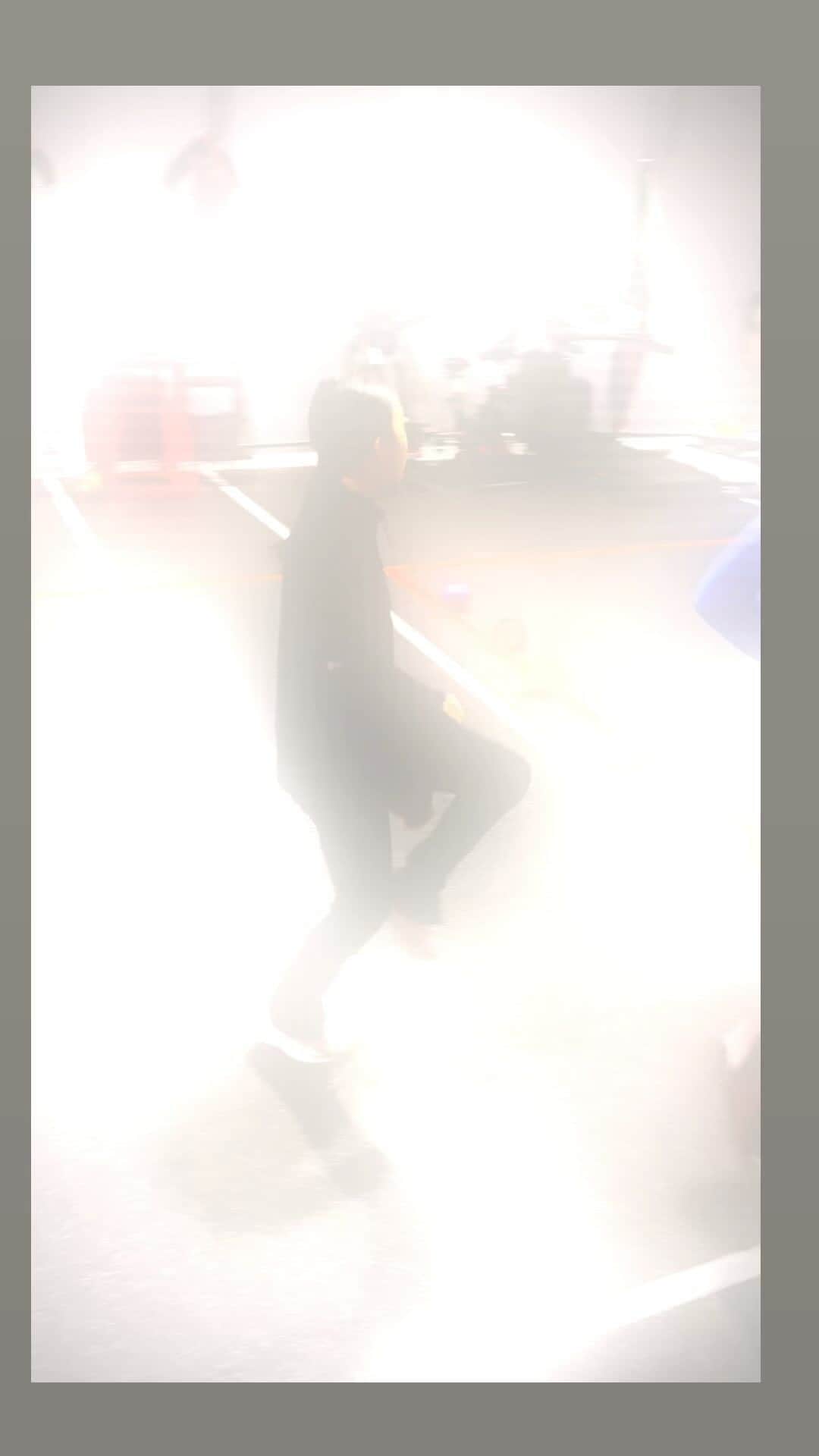 メーガン・デュアメルのインスタグラム：「New game at @therotationroom !! Musical dodgeball workout 🤣  We used it as a dynamic warm up and it was tons of fun! Thanks to @ptvitals for the inspiration.   #newworkout #therotationroom #figureskating」