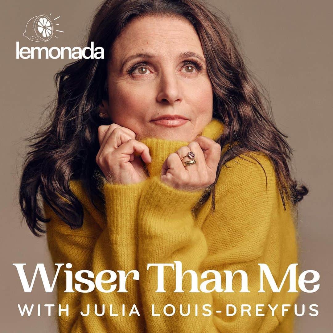 ジュリア・ルイス＝ドレイファスのインスタグラム：「New podcast alert from Lemonada Media! Julia Louis-Dreyfus (@OfficialJLD), the Emmy Award winning-est actress of all time, is diving into her first-ever podcast, Wiser Than Me.   Listen to the trailer and subscribe so you don’t miss an episode.   Link in bio.   #newpodcast #julialouisdreyfus」