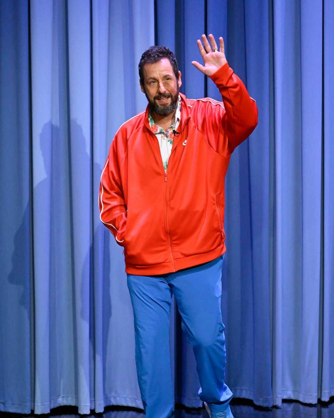 アダム・サンドラーさんのインスタグラム写真 - (アダム・サンドラーInstagram)「@adamsandler stops by Studio 6B to talk @netflix’s #MurderMystery2! #FallonTonight   📷 @toddowyoung」3月29日 10時03分 - adamsandler