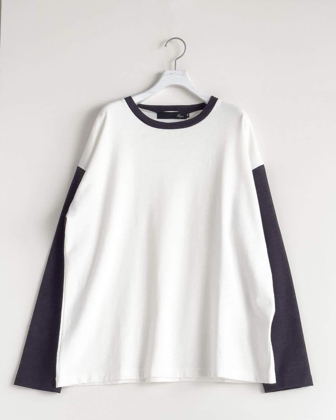 マージンさんのインスタグラム写真 - (マージンInstagram)「[ organic ctn urake ringer tee ]   オーガニックコットンを使用したライトな裏毛素材が気持ち良いリンガーT。  size: 44.46.48  color: black / c.grey / olieve / navy  material: cotton 100%  product code: 2312-025 . . . . #magine #mensfashion #spring #summer #japan  #tokyo #ファッション #コーディネート」3月29日 10時34分 - magine_official