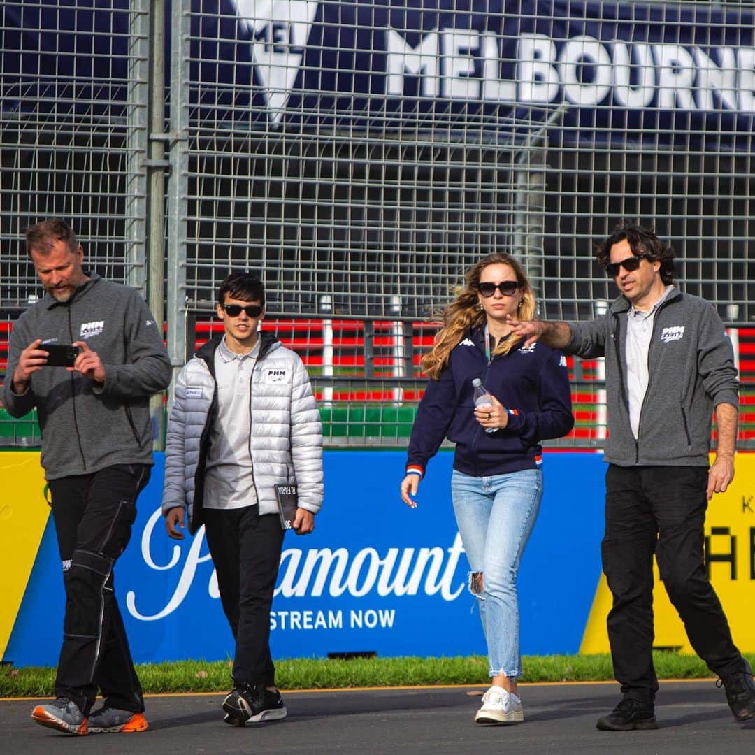 ソフィア・フロルシュさんのインスタグラム写真 - (ソフィア・フロルシュInstagram)「Track walk here in Australia 🇦🇺 is ✔️ Can not wait to drive around Albert Park this weekend! That track is insane 😍 One more prep day tomorrow before we start with FP on Friday 🏁 // 📸 x @f1joan // #sophia #sophia99 #changeagent #racegirl #racing #motorsport #f3 #Melbourne #AlbertPark #SOPtimism #unscripted」3月29日 21時08分 - sophiafloersch