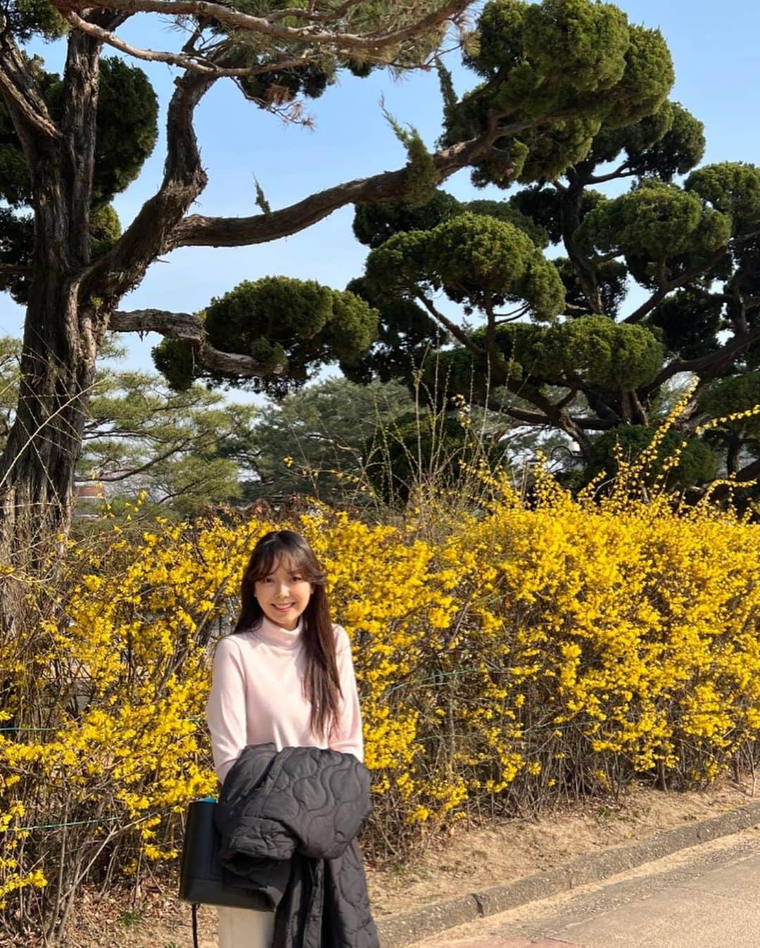 ヒョウン さんのインスタグラム写真 - (ヒョウン Instagram)「#3월의어느날  :-)(-:」3月29日 21時17分 - hyonile_e