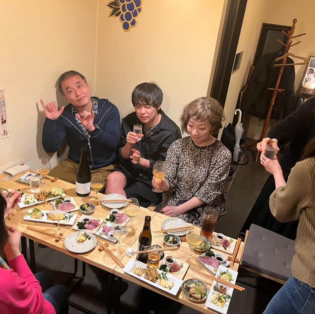村本大輔さんのインスタグラム写真 - (村本大輔Instagram)「京都の夜。時間を間違え大遅刻。たまたまきてくれた立川談慶師匠が到着まで繋いでくれた。優しすぎる。。主催してくれた人たちもお客さんも暖かくて最高の夜だった。遅刻してすいません。。」3月29日 21時18分 - muramotodaisuke1125