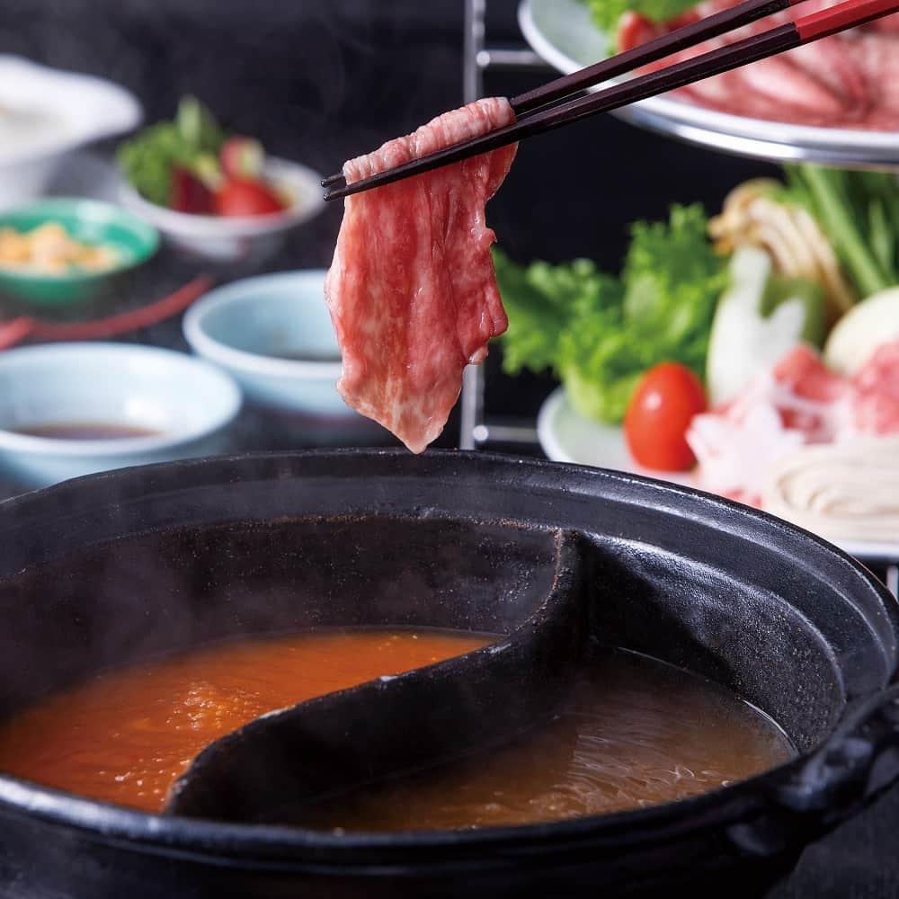 フェニックス・シーガイア・リゾートさんのインスタグラム写真 - (フェニックス・シーガイア・リゾートInstagram)「#肉の日 🍖🍖🍖  シーガイア内の各レストランでは、肉の美味しさ日本一の「宮崎牛」を筆頭に質の高さを誇るお肉を様々なお料理でご堪能いただけます。  #シーガイア #肉 #宮崎牛 #肉旅 #肉旅行 #宮崎グルメ」3月29日 21時24分 - seagaia_official
