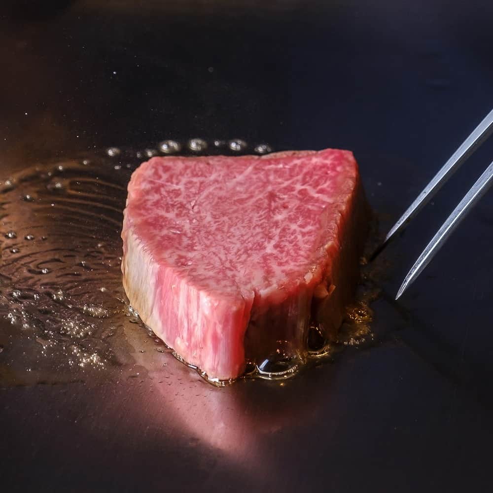 フェニックス・シーガイア・リゾートさんのインスタグラム写真 - (フェニックス・シーガイア・リゾートInstagram)「#肉の日 🍖🍖🍖  シーガイア内の各レストランでは、肉の美味しさ日本一の「宮崎牛」を筆頭に質の高さを誇るお肉を様々なお料理でご堪能いただけます。  #シーガイア #肉 #宮崎牛 #肉旅 #肉旅行 #宮崎グルメ」3月29日 21時24分 - seagaia_official