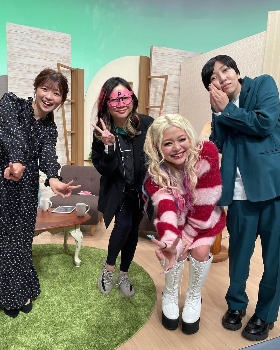 大森万梨乃さんのインスタグラム写真 - (大森万梨乃Instagram)「ㅤㅤㅤ ㅤㅤㅤ #テレしずですが占ってもいいですか  ご覧いただいた皆様ありがとうございました🌸 ㅤㅤㅤ このオンラインイベントも気づけば３年目…！ ㅤㅤㅤ 今年はエルフのお二人にお越しいただき このイベントおなじみのぷりあでぃす玲奈さんに 運を味方につける術をたくさん教えていただきました！ ㅤㅤㅤ 私もさっそく実践しています✊（笑） ㅤㅤㅤㅤㅤㅤ リアルタイムで皆さんの声が聞きながら 進行できるのはオンラインイベントならでは！ ㅤㅤㅤㅤㅤㅤ 今年もとっても楽しかったです🧡 ㅤㅤㅤ」3月29日 21時34分 - marino_omori