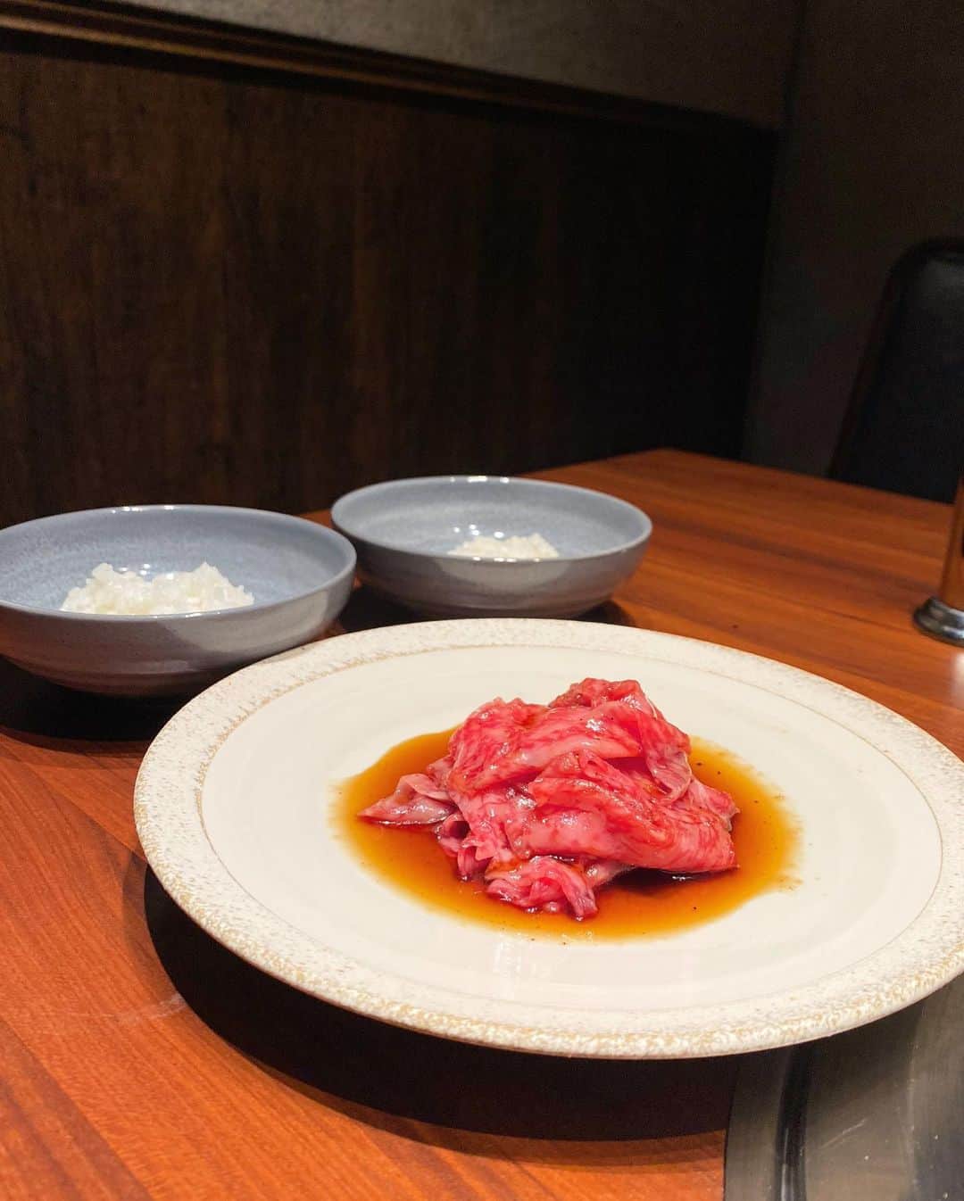 植木南央さんのインスタグラム写真 - (植木南央Instagram)「先日オープンしたばかりの #焼肉ホルモンうしごろ 銀座店に🐮 ⠀ ホルモン盛り合わせは圧巻だし、とろけるロースは飲めるし、何から何まで本当おいしかった🤍  友達から最近うしごろの人って呼ばれてる🐰笑  雨の日&仕事終わりだったから髪パヤパヤなのは気にせず🫠💧 ⠀ ⠀ #ushigoros #ushigoro #うしごろ #うしごろ銀座 #うしごろバンビーナ #うしごろs #焼肉ディナー」3月29日 21時34分 - _uekinao