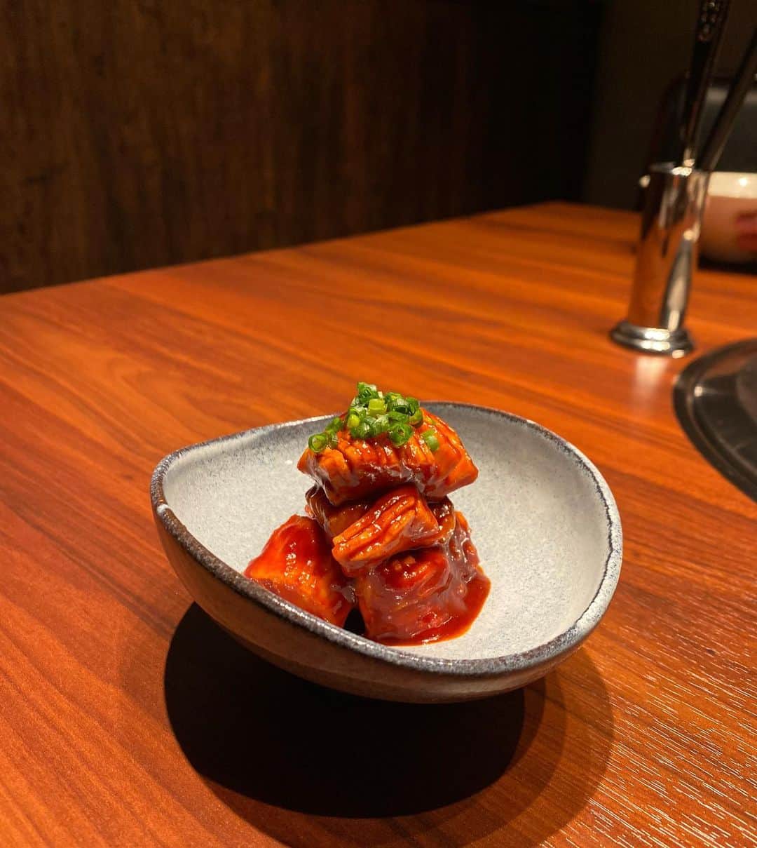 植木南央さんのインスタグラム写真 - (植木南央Instagram)「先日オープンしたばかりの #焼肉ホルモンうしごろ 銀座店に🐮 ⠀ ホルモン盛り合わせは圧巻だし、とろけるロースは飲めるし、何から何まで本当おいしかった🤍  友達から最近うしごろの人って呼ばれてる🐰笑  雨の日&仕事終わりだったから髪パヤパヤなのは気にせず🫠💧 ⠀ ⠀ #ushigoros #ushigoro #うしごろ #うしごろ銀座 #うしごろバンビーナ #うしごろs #焼肉ディナー」3月29日 21時34分 - _uekinao