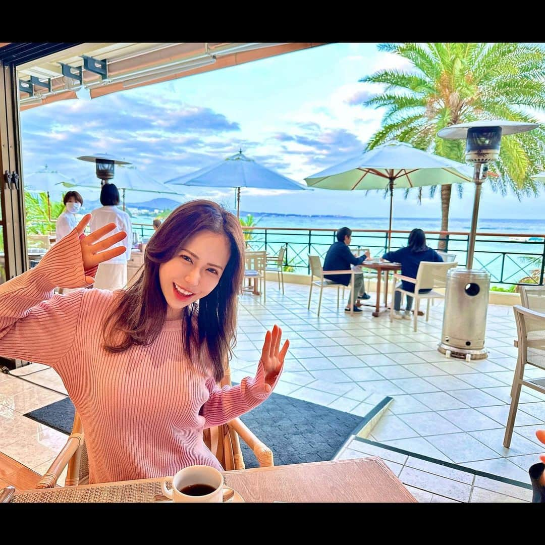 sakiさんのインスタグラム写真 - (sakiInstagram)「2月の沖縄🌴 海で泳げないし微妙かと思ったけど 観光地も人が少なく最高だった👍 あとはホテルが快適すぎたのが 居心地良かったのかも🩵  #沖縄旅行 #ちゅらうみ水族館 #美ら海水族館 #ブセナテラス #沖縄ホテル #沖縄観光スポット #沖縄県 #那覇 #那覇観光 #那覇市 #子連れ旅行 #子連れ沖縄 #沖縄観光 #国内旅行 #国内旅行好きな人と繋がりたい」3月29日 21時32分 - saki_0806