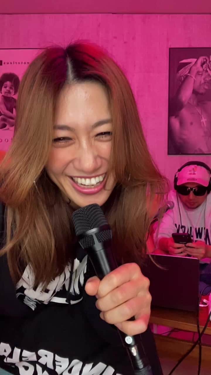 片桐舞子のインスタグラム：「「東京」リリース記念 Studio live 🎙🌸  #mays#新曲#東京#もうひとつのREAL#リアル上京物語」