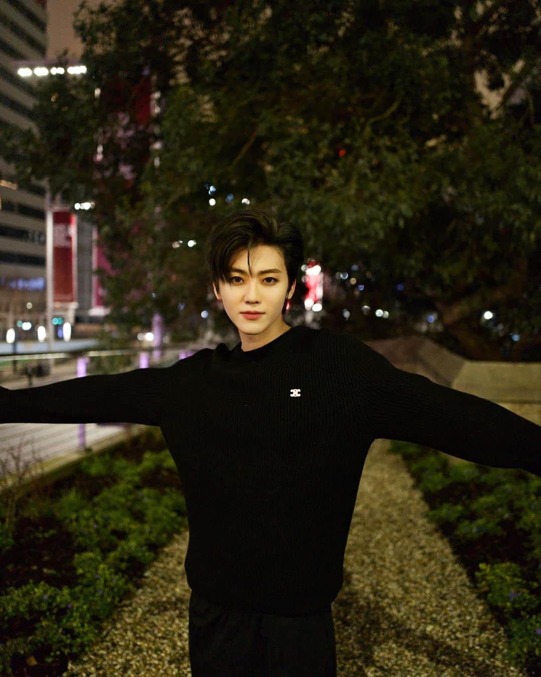 のインスタグラム：「😚My dear London NCTzens 💚 I got a lot of good energy from you guys!🙏Always be healthy and happy 😊  I'll be back as soon as I can!🇬🇧❤️」