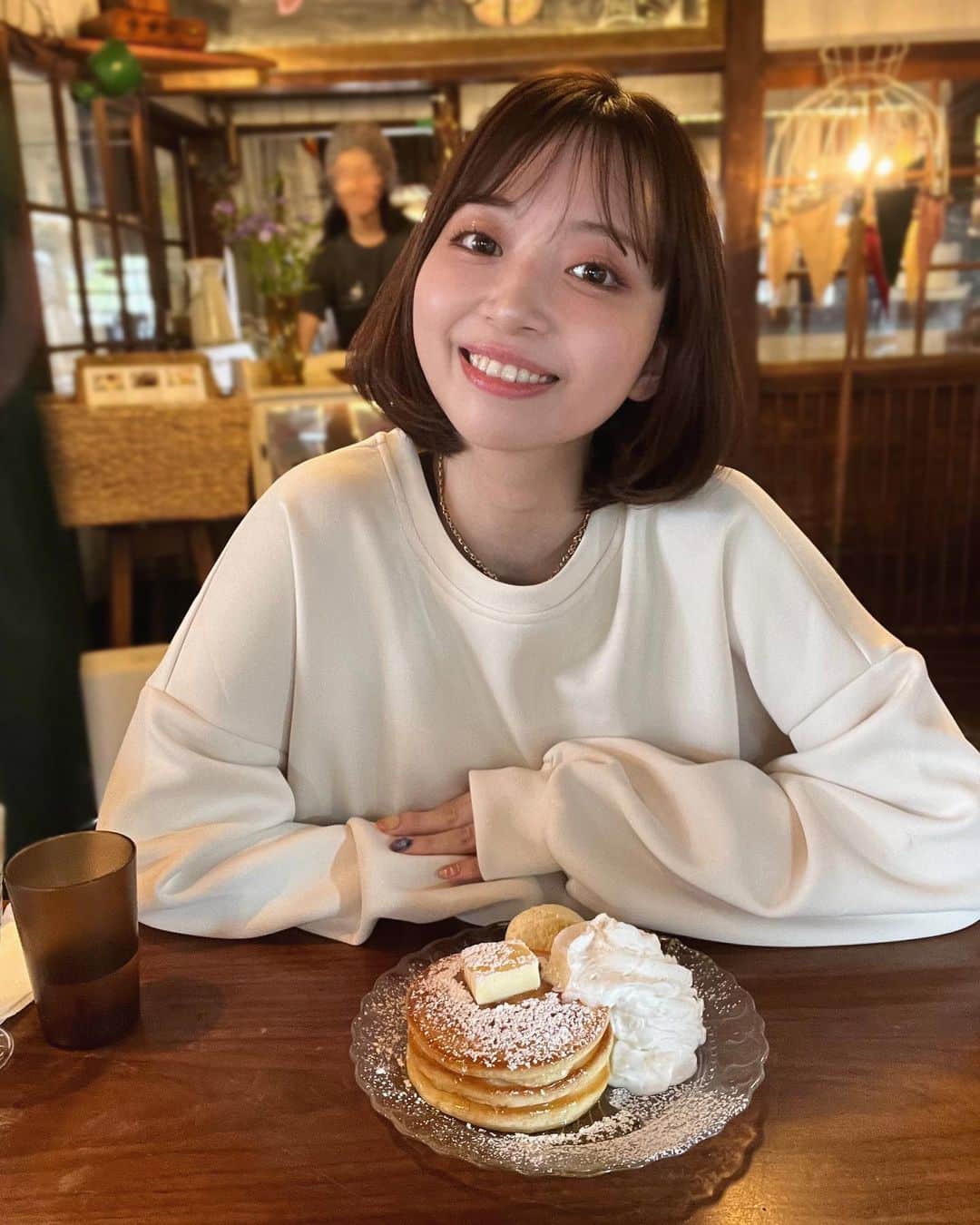 みすみのインスタグラム：「猫がいるカフェだった！🥞」
