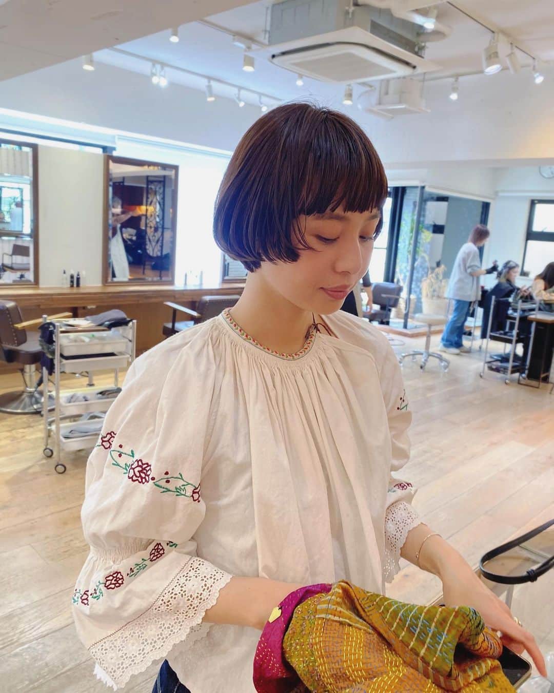 齋藤愛さんのインスタグラム写真 - (齋藤愛Instagram)「伸ばしかけのショートヘアーも 前髪の形を変えるだけで とても新鮮です」3月29日 22時09分 - ai___saitoo