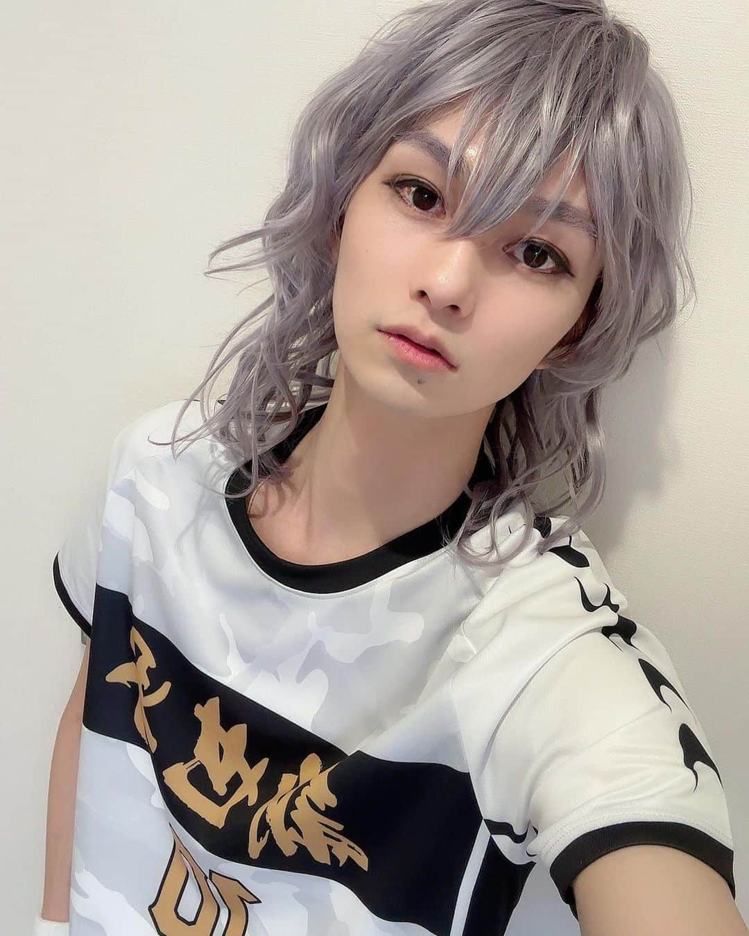 のインスタグラム：「舞台「戦国送球」初日の幕が開きました！ 千秋楽まで徳川天華として駆け抜けます✨  #舞台 #戦国送球 #noblecalmer #fashion #model #artist #actor #tiffany #일상 #데일리 #데일리 #좋아요 #셀피 #japan #tokyo #good #love #photooftheday #beautiful #happy #cute #selfie #me #nature #instagram #instagood #insta #instafashion #instamood #instadaily #Collars」