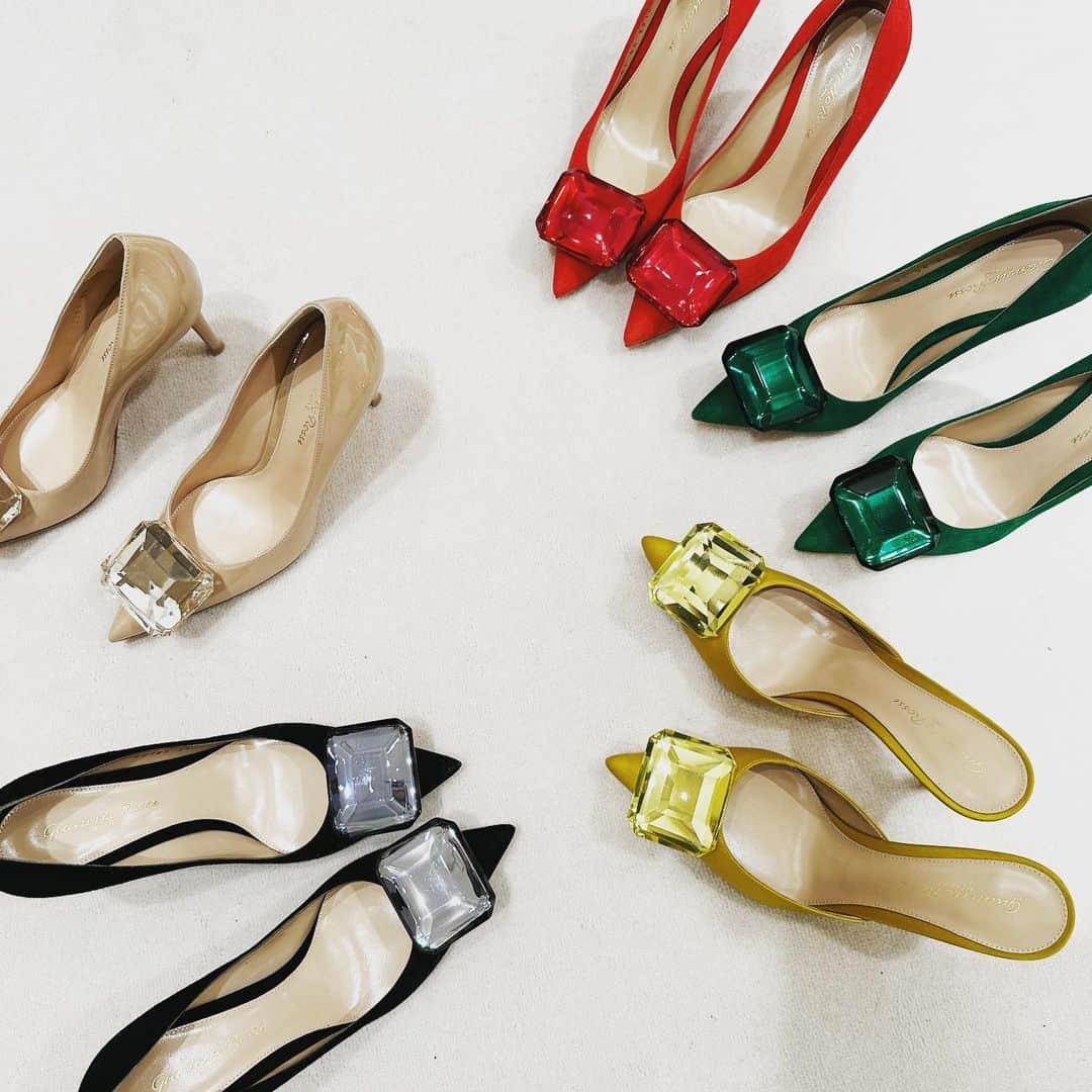 HiRAO INCのインスタグラム：「. Gianvito Rossi Pop Up❤️ ゴロンとした宝石💎💎 ジャイパー　コレクション  #伊勢丹新宿店」