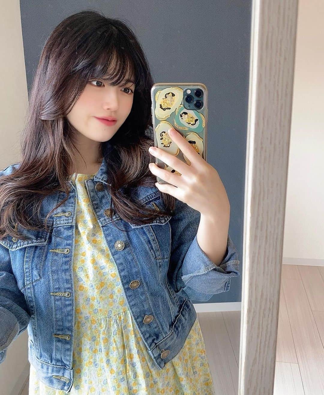 藤堂なえみのインスタグラム：「引っ越し終えた。 家の前に大きい桜咲いてる 家で花見できるわ🌸  花より団子な女🍡  3枚目でいいね押したらちょうどよくなるかな？ 試してみて😹😹 いっぱい連打してドキドキさせて💓笑笑  outer @bubblefashion_official   #bubble #グレイル #grl #グレイル購入品 #グレイルコーデ #grl購入品 #grlコーデ #プチプラコーデ #プチプラ #高見えコーデ #大人コーデ #韓国ファッション #韓国コーデ #韓国  #かわいい  #エロ可愛い  #美女 #美人 #インスタ映え #清楚系女子 #清楚コーデ #エロボディ #スタイル抜群 #マタニティコーデ #カフェ巡り #巨乳美女 #モデル #ピンクコーデ #春コーデ #フェミニンコーデ」