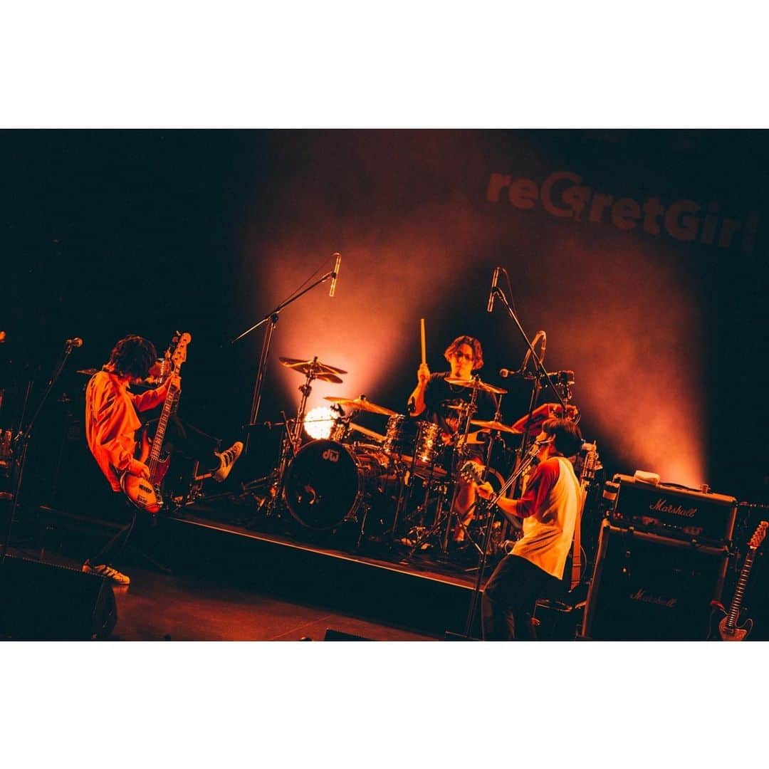 十九川宗裕さんのインスタグラム写真 - (十九川宗裕Instagram)「2023.3.27 . reGretGirl pre. winter oneman tour 2023 “tear” ファイナル EX THEATER ROPPONGI でのお写真 . photo by @igossoooo.u」3月29日 13時30分 - heart_bbb