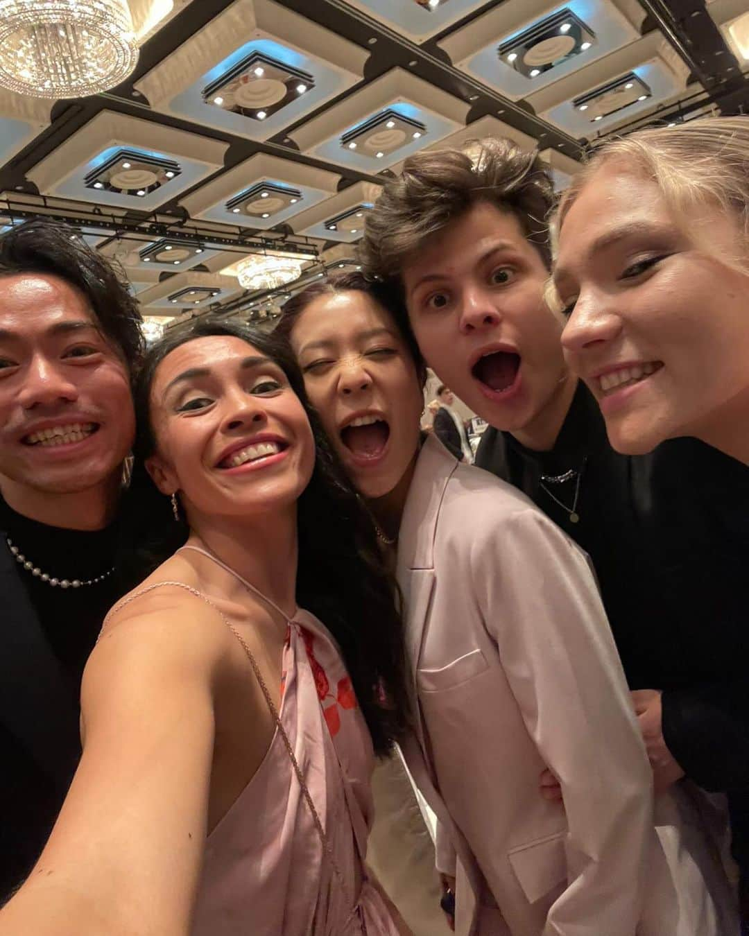 村元哉中さんのインスタグラム写真 - (村元哉中Instagram)「Great Memories Closing Banquet Part 2 🌸🌸🌸 #世界選手権2023 #worldfigure  #かなだい #k7d1 #banquet #バンケット @kanadai_team_official  #高橋大輔 #村元哉中」3月29日 13時52分 - k.a.n.a.m.u.r.a