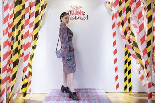 Apparel-web.comさんのインスタグラム写真 - (Apparel-web.comInstagram)「【パーティースナップ】 「ヴィヴィアン・ウエストウッド」が青山店オープン20周年を記念したイベントを開催 。セレブリティも来場。 #ヴィヴィアンウェストウッド　#藤井夏恋　#相川七瀬　#高橋らら #福士リナ　#オカモトレイジ @viviennewestwood   https://buff.ly/3JRtps3」3月29日 13時56分 - apparelweb