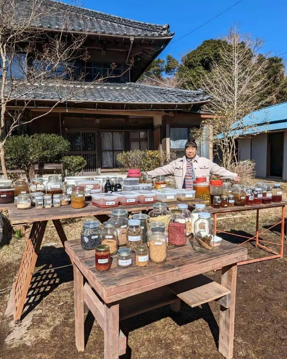 森三中さんのインスタグラム写真 - (森三中Instagram)「NHKBSプレミアム「晴れ、ときどきファーム！」の最終回放送をご覧頂いた皆様、ありがとうございました😊  10年間でたくさんの事を学び、貴重な体験もたくさんありました🌱  長く続けていた番組が終わってしまうので寂しい気持ちもありますが、笑顔で終わりましょう！という明るい雰囲気がファームらしかったです☀  またどこかでお会いしましょう✨  番組に携わってくださった皆様、改めてありがとうございました！  #晴れときどきファーム #森三中 #村上知子」3月29日 14時24分 - morisanchustaff