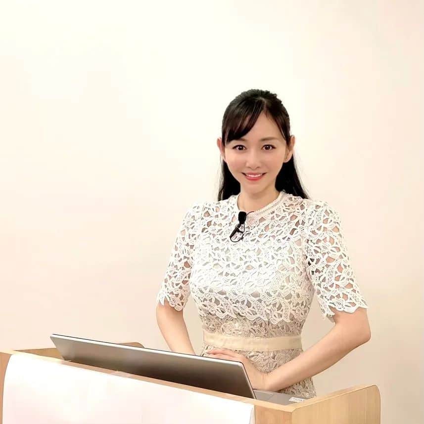 杉原杏璃のインスタグラム：「【杉原杏璃の投資アカデミー】　“入門講座”📈  1年ぶりに4月から開講する🎓第2期ですが定員数をこえました。 ありがとうございます😊  一緒に3ヶ月間、株式投資を学んでいけるのを楽しみにしています💻✨  そして...【杉原杏璃の投資アカデミー】の 無料説明会ですが、今夜の放送が最後になります✋　 なので、もう数名だけ4月からの受講メンバーの受付をさせていただくことになりました。  4月からの受講を検討されている方は是非、下記のURLから無料登録してご視聴ください☺️  今夜　がラストになります 2023年3月29日（水）22:00～23:00　 ⬇︎⬇︎ https://landing.sugiharaanri-toushiacademy.com/  #杉原杏璃 #sugiharaanri #anrisugihara #Japanese#girl #グラビア#グラドル#glamor#gravure#hot#asian #資産運用 #株式投資 #NISA #投資アカデミー #無料説明会」