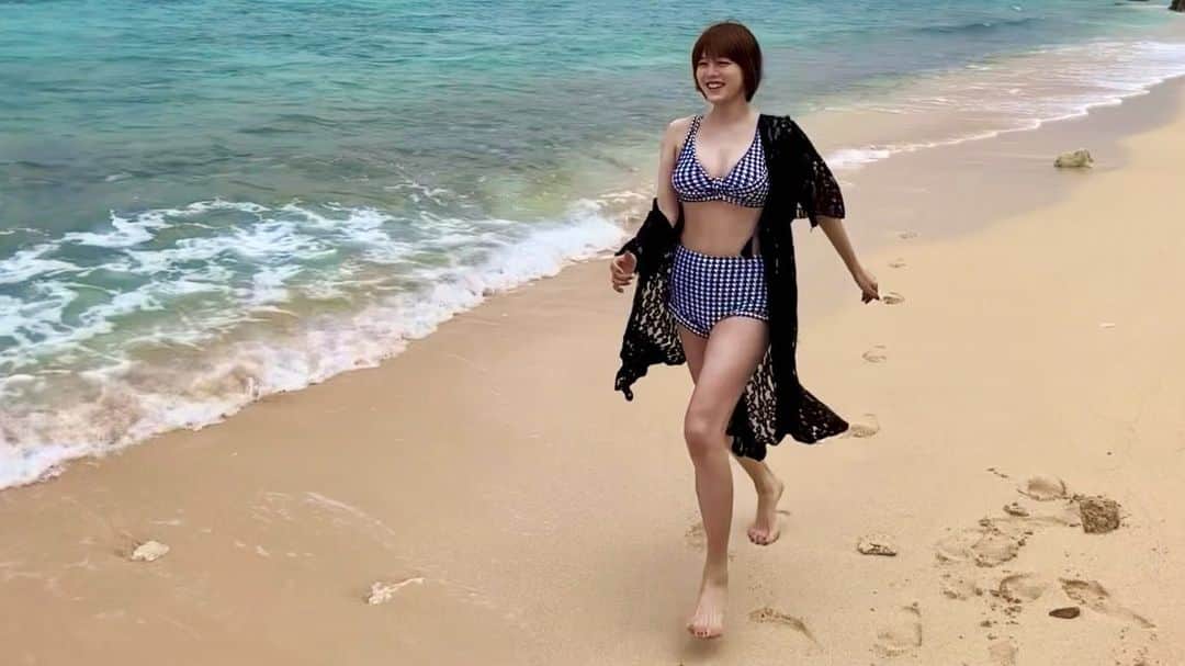 のインスタグラム：「友達と楽しそうにはしゃいでるように見えますが実は一人です。 #沖縄古宇利島」