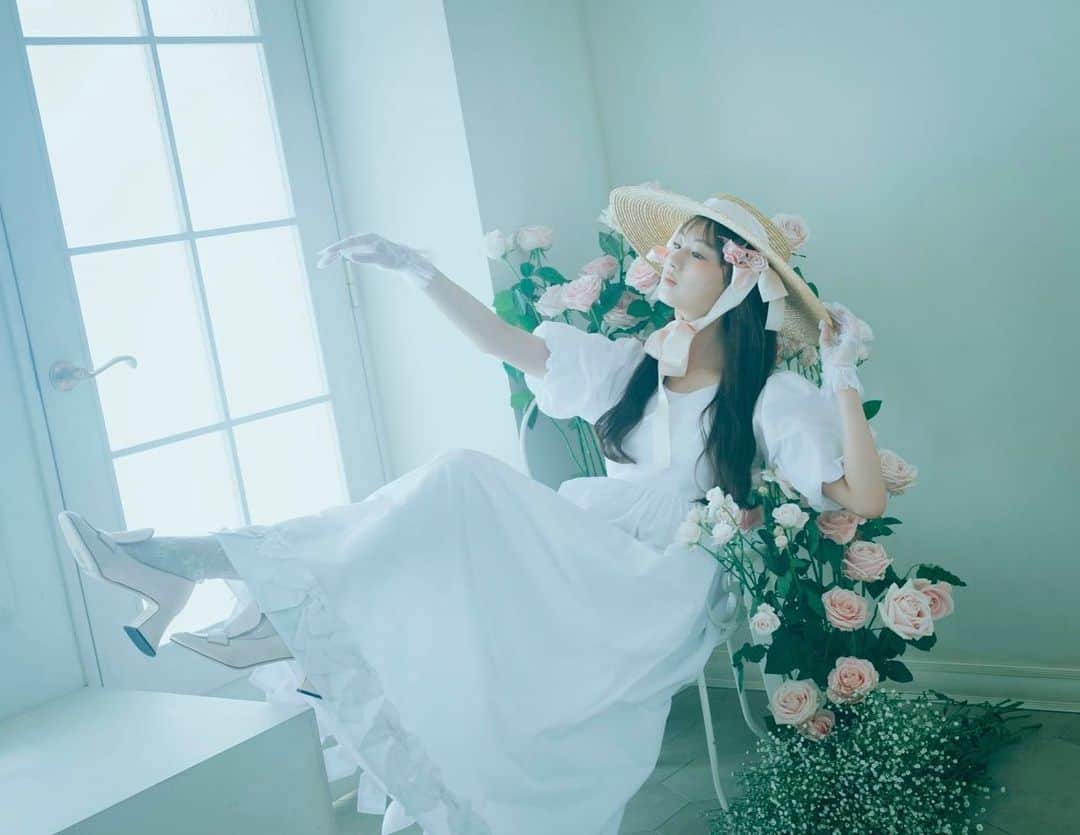 のインスタグラム：「@romansual_official  🌸...flower muse...🌸」