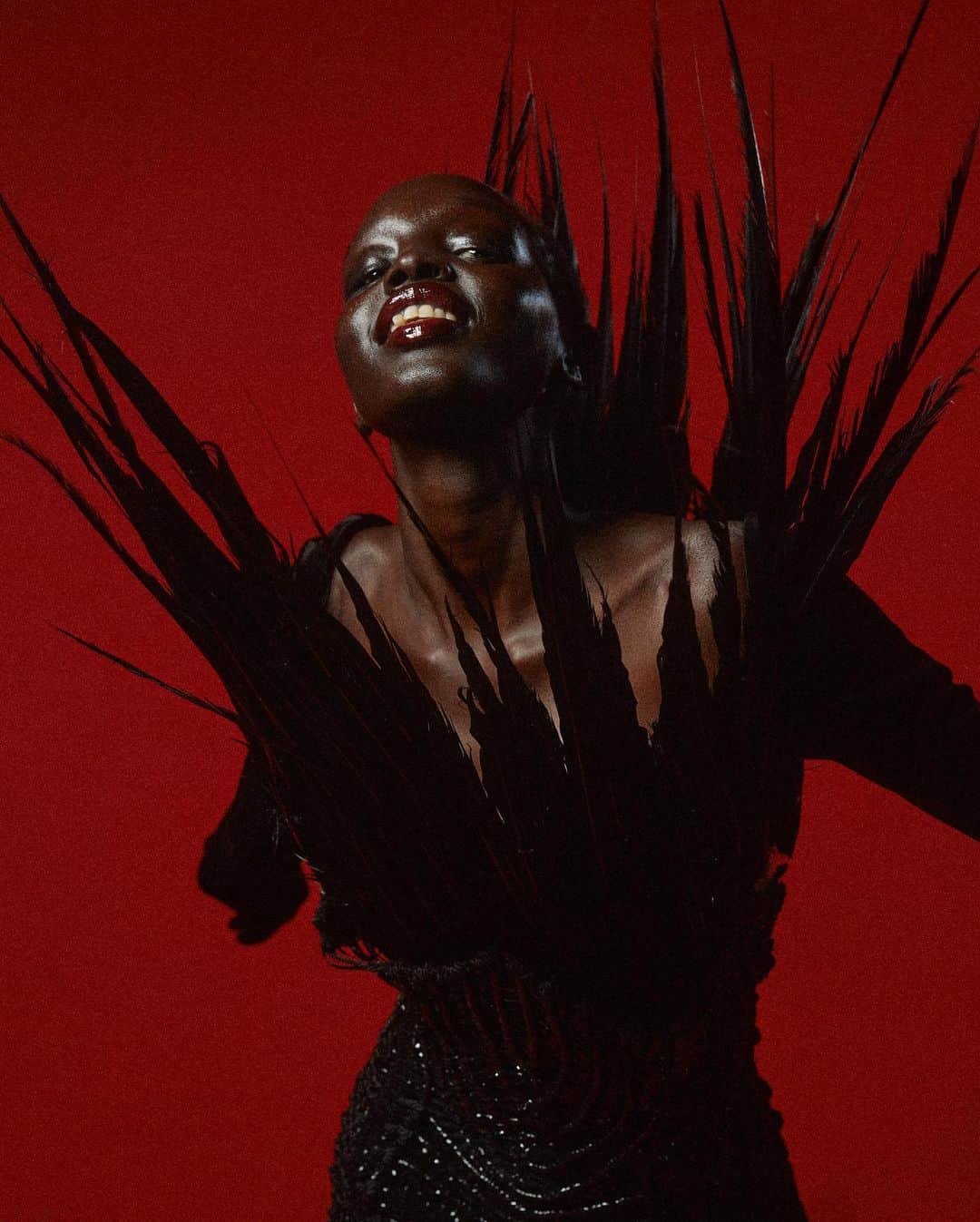 バルマンのインスタグラム：「RENAISSANCE Couture  by @beyonce x @balmain as seen through @olivier_rousteing’s own lens.  More than a collection, RENAISSANCE COUTURE is a journey. Discover the story of the groundbreaking collection co-designed by @olivier_rousteing and his muse @beyonce in the Creative Director’s own words for the April 2023 issue of @voguefrance.  Balmain Creative Director - @olivier_rousteing @parkwood Creative Team  Photographer - @olivier_rousteing Lead Stylist - @marnixmarni  Principle Hair Stylist - @nealfarinah Principle Makeup Artist - @rokaelbeauty Hair Stylist - @jawaraw Makeup Artist -@hollysilius Manicurist - @nails_by_yoko   Casting - @bitton  TALENT @akuoldengatem @xue.huizi @ebony.riley @shanellenyasiase @tightcorsetloosemorals   Special thanks to the Balmain and @parkwood teams for their support on this extraordinary project.  #RENAISSANCECOUTURE」