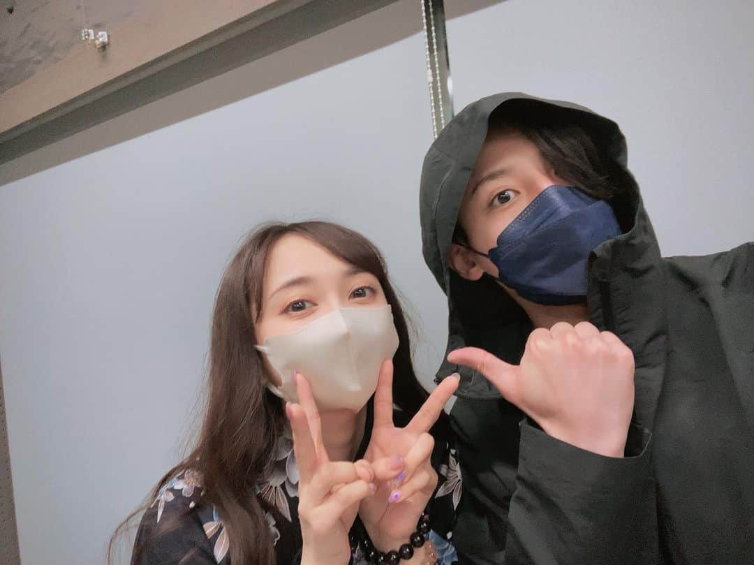 陳内将のインスタグラム：「ゴーバスチーム🦸‍♂️ 今回本番は違うチームだけど、お稽古で会えたので😁  今作、ありちゃんの新たな姿がそこにあります！ お楽しみに！  あ！僕も！！笑笑」