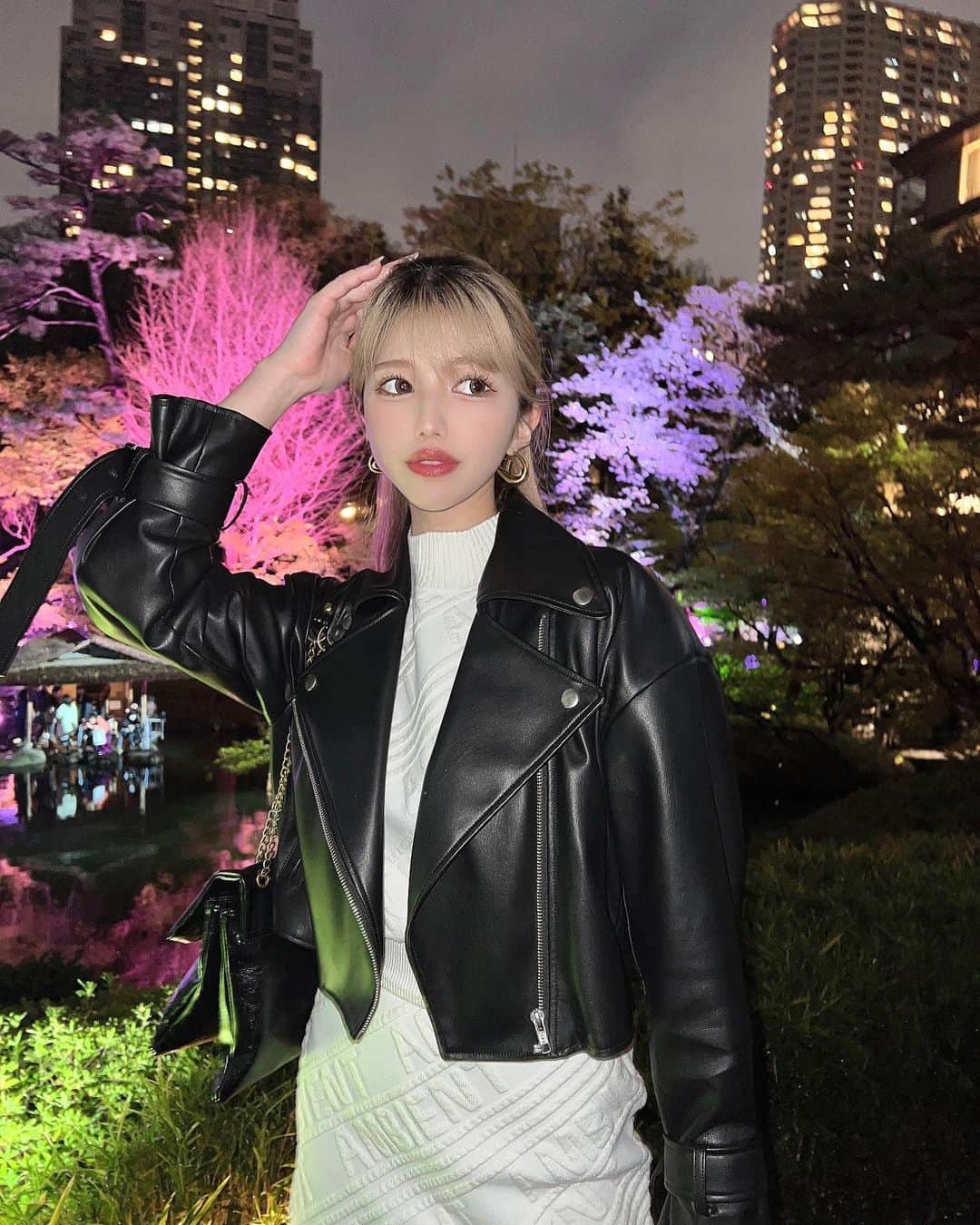 きこさんのインスタグラム写真 - (きこInstagram)「庭園がピンク色になってて可愛かった🌸💖  この日のお洋服は セットアップもライダースも @ambientofficial さんの❤︎ 可愛くてお気に入り🧚🏽‍♂️ . . #ambient #アンビエント #八芳園#日本庭園」3月29日 16時23分 - marutyome
