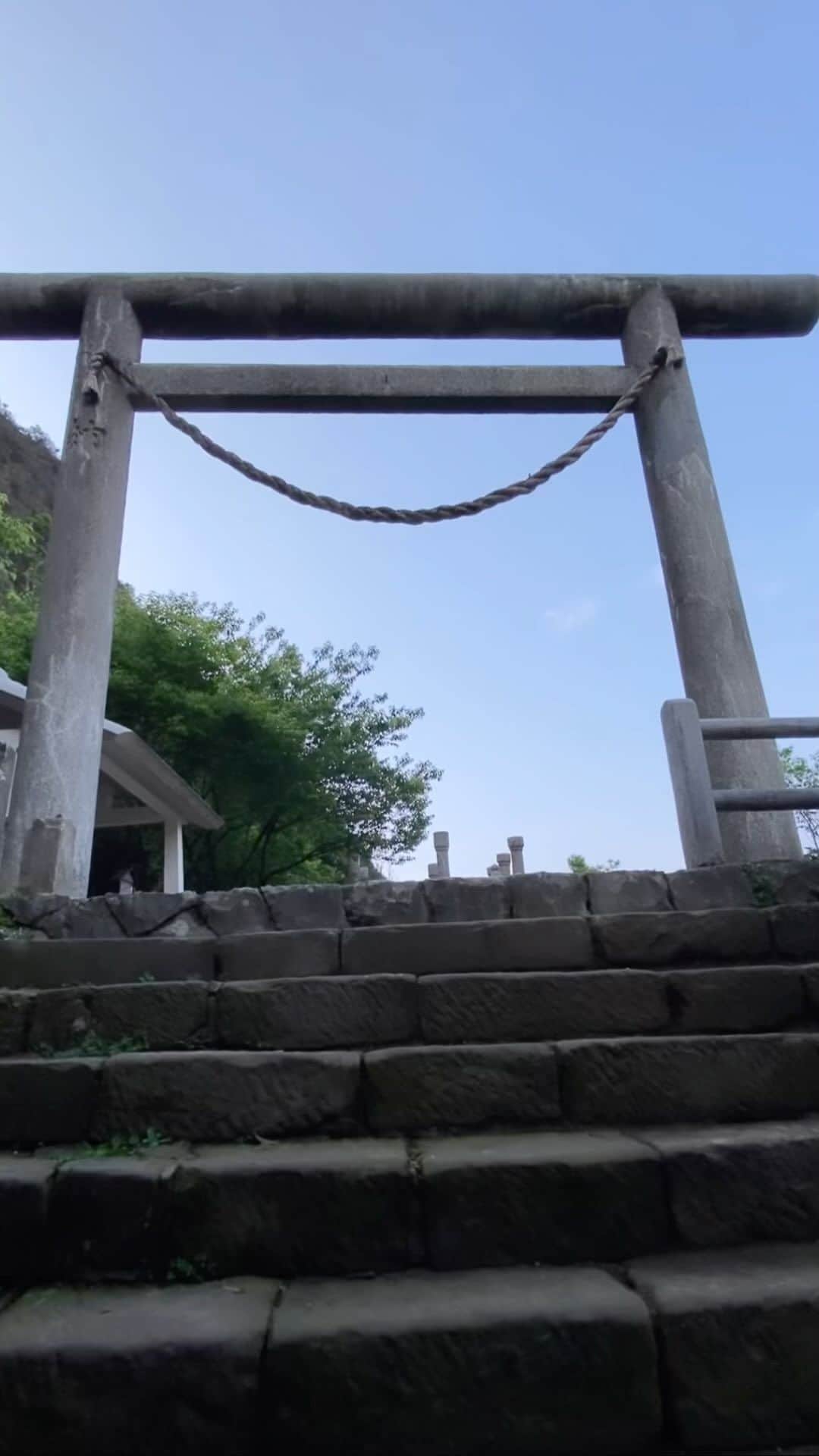 森下紀子のインスタグラム：「. 台北にある天空の神社 【黄金神社（金瓜石社）】」
