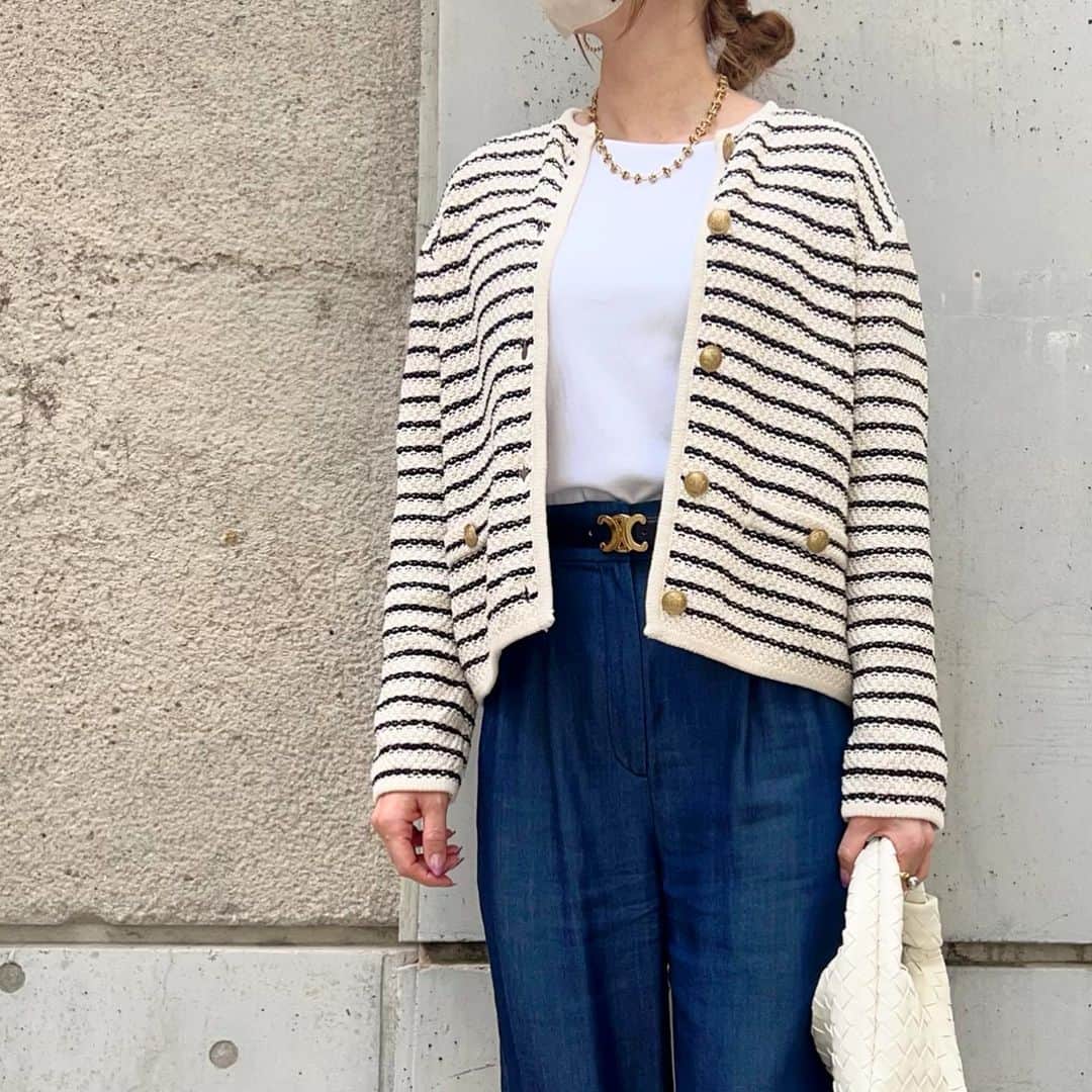 HandmadeLaboさんのインスタグラム写真 - (HandmadeLaboInstagram)「カジュアルにもキレイめにも 着れるボーダーのカーディガン💙 @milaowen_official  でᴳᴱᵀ♡   outer  #milaowen  tops  #uniqlo  skirt  #plst     #ボーダーカーディガン #ニットカーディガン #デニムコーデ  #ワイドパンツ #シンプルコーデ  #ママコーデ  #40代コーデ #アラフォーコーデ」3月29日 16時43分 - ameri812