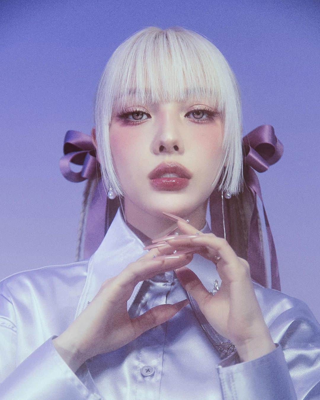 ポニーのインスタグラム：「Periwinkle🫧  Photographer @kimmoondog Makeup @ponysmakeup Hair @xoxov3  Stylist @misuuuuun」