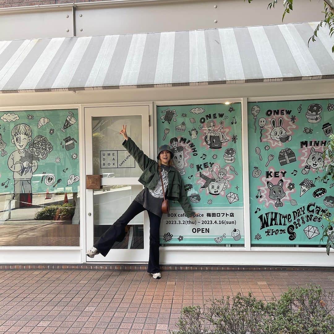 chocomooさんのインスタグラム写真 - (chocomooInstagram)「WHITEDAY Cafe from SHINee  until April 16th🌸✨  ☕️ #WHITEDAYcafefromSHINee 🎤 #SHINee 🖋 #Chocomoo」3月29日 16時57分 - yukachocomoo