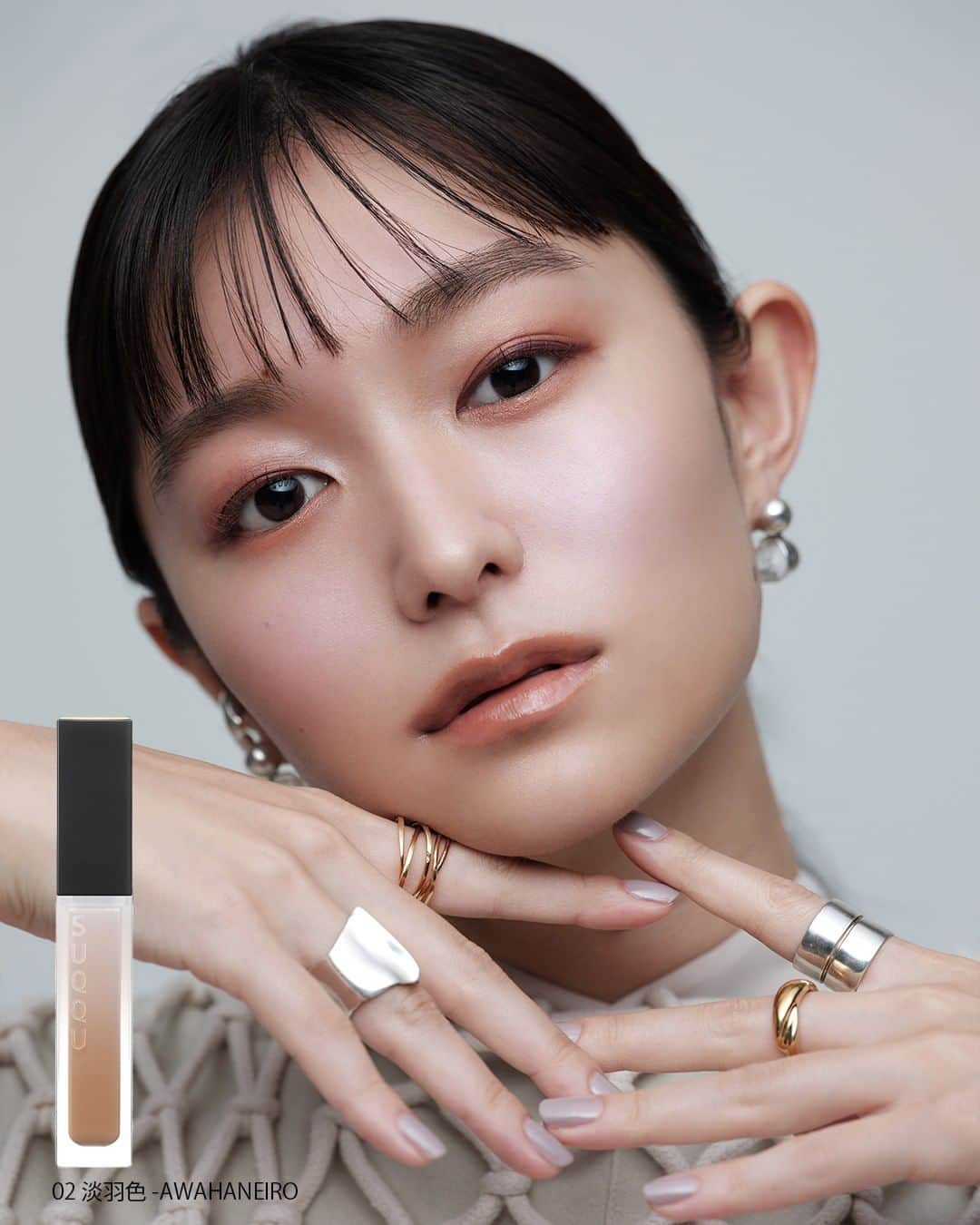 SUQQU公式Instgramアカウントさんのインスタグラム写真 - (SUQQU公式InstgramアカウントInstagram)「Our new lip gloss provides both lip care and color. Instill a sophisticated glow and color that will make your lips feel naturally gorgeous. TREATMENT WRAPPING LIP  まるで素の唇がきれいであるかのような、血色感とヘルシーな艶感。 ケア効果と洗練された色艶を両立する新リップ。 トリートメント ラッピング リップ  #SUQQU #スック #jbeauty #cosmetics #SUQQUcolormakeup #トリートメントラッピングリップ #springcollection #新作 #新作リップ #春新作 #newproduct」3月29日 17時00分 - suqqu_official