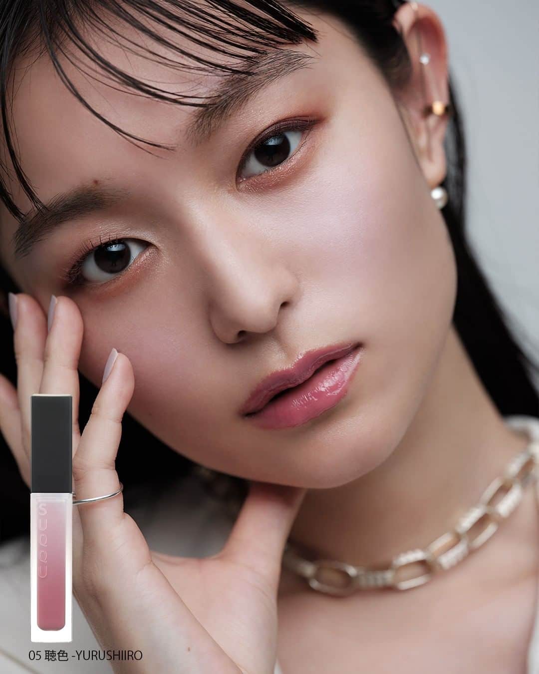 SUQQU公式Instgramアカウントさんのインスタグラム写真 - (SUQQU公式InstgramアカウントInstagram)「Our new lip gloss provides both lip care and color. Instill a sophisticated glow and color that will make your lips feel naturally gorgeous. TREATMENT WRAPPING LIP  まるで素の唇がきれいであるかのような、血色感とヘルシーな艶感。 ケア効果と洗練された色艶を両立する新リップ。 トリートメント ラッピング リップ  #SUQQU #スック #jbeauty #cosmetics #SUQQUcolormakeup #トリートメントラッピングリップ #springcollection #新作 #新作リップ #春新作 #newproduct」3月29日 17時00分 - suqqu_official