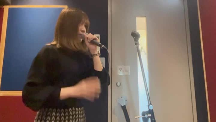 百合沙のインスタグラム：「これ練習だから音外してるけれども  生誕祭LIVEの練習NG動画です！ 本番はちゃんと歌いますよ！ 4月3日19:00〜待ってます！」