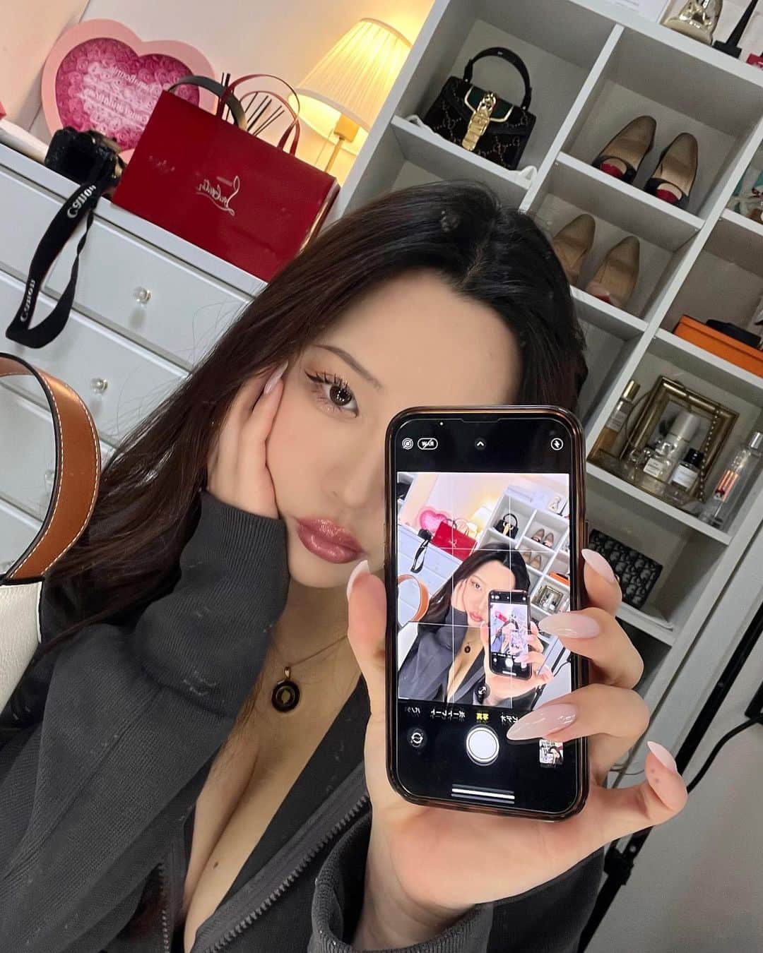 神宮 若奈さんのインスタグラム写真 - (神宮 若奈Instagram)「🐈‍⬛🖤 　　　 　　 　　 流行りに乗ってみたw #ノーマルカメラ #盛れる #selfie」3月29日 17時09分 - jinguwakana