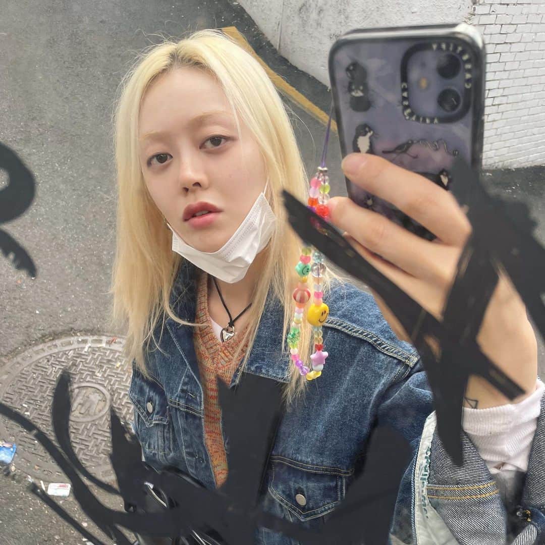 キム・ボア のインスタグラム：「23년도 빠이팅에 피부관리도 시작해본다! 두번째로 다녀왔는데 앞으로도 꾸준히 관리받아야겠단 생각이 든다..ㅠ(이렇게까지 가뭄인줄 몰랐음 내 피부..) 앞으로도 잘 부탁 드려요!! @mobenaclinic 🥹🙏🏻 #미사모베나의원 #모베나의원 #스킨부스터」